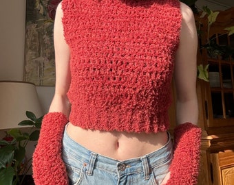 Ensemble haut au crochet et chauffe-mains