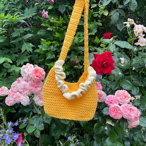 Crossbody lemon cake crochet bag