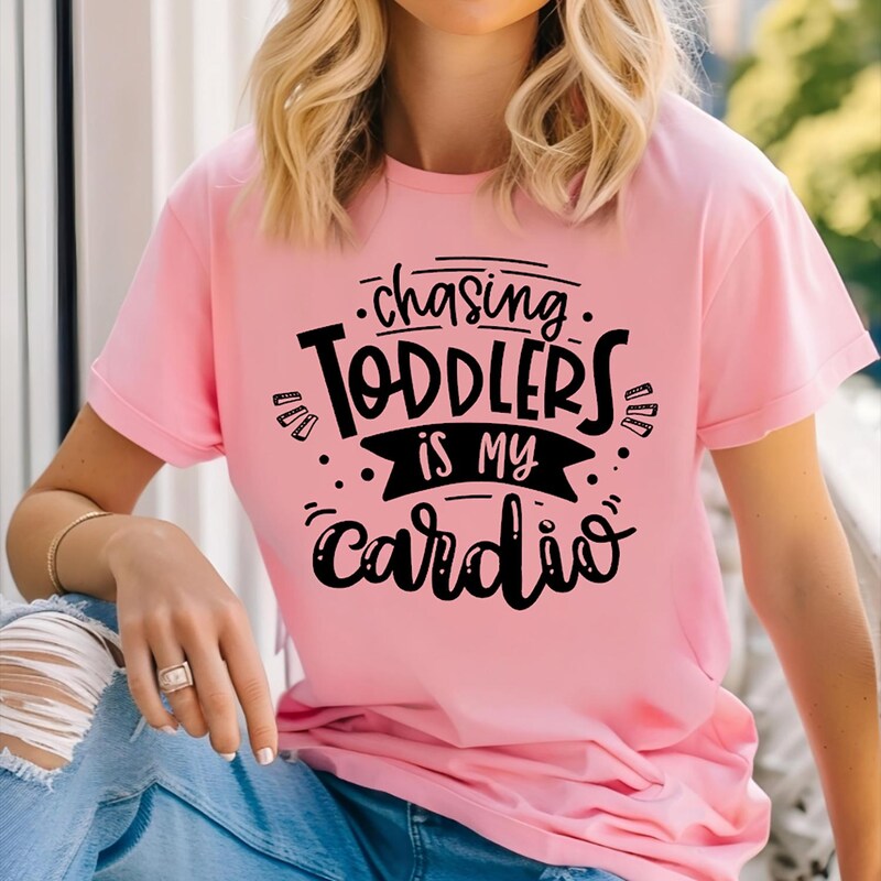 I Chase Toddlers - T-Shirt for Pre-School & Daycare Teachers