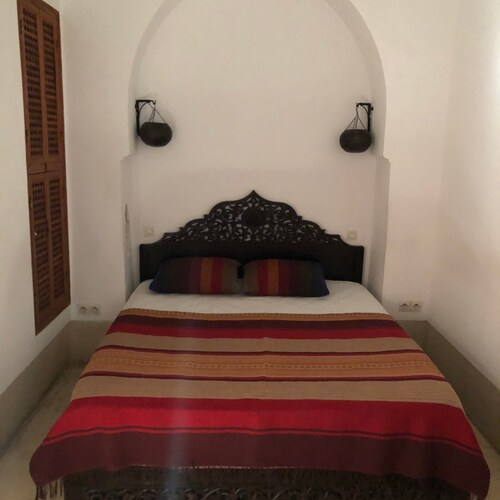 Shops HANDWOVEN THROW BLANKET