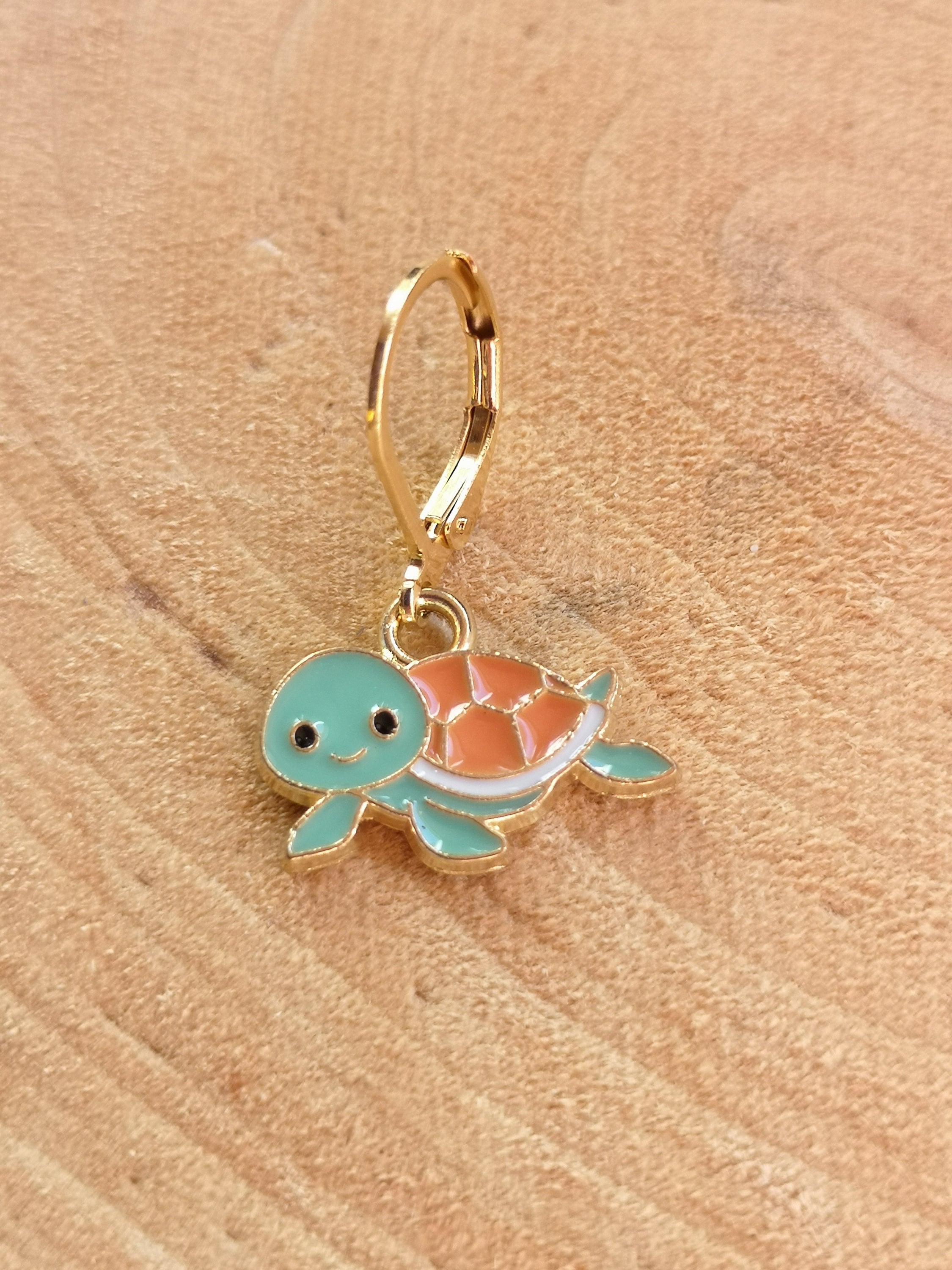 Boucles D'Oreilles Pendantes Tortue Dorée Fleurie - Alliage Doré - Neuf Avec étiquettes