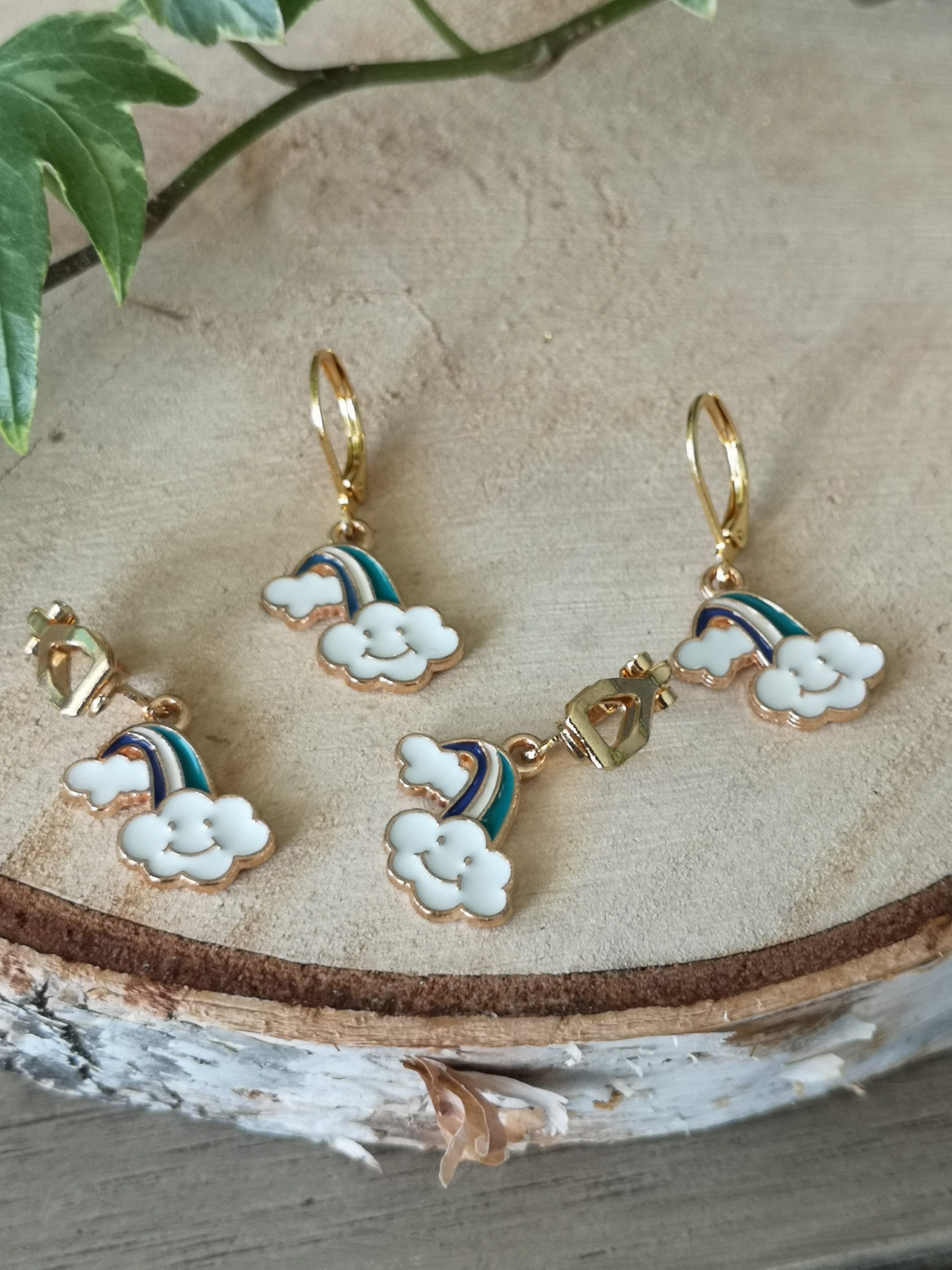 Boucles D'oreilles Créoles En Bois Arc-en-ciel – Multicolores, Rectangulaires, Dormeuses, Neuf Avec étiquettes