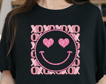 XOXO Smiley face Valentine shirt l Valentines Day Shirt l Gifts for her l Shirts for Women l Valentines Day Crew Neck l Valentines Day Gift