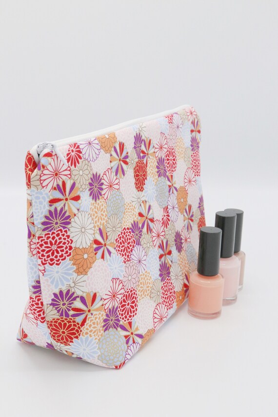 Stylish Floral Cosmetic Bag for Your Beauty Essentials