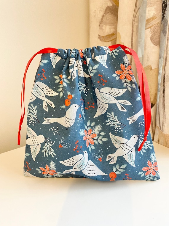 Christmas Drawstring Gift Bag - Mistletoe & Doves