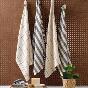 Kitchen Towels and Dish Towels, Perfect for Farmhouse Decor and Housewarming Gifts, 18 x 28 in