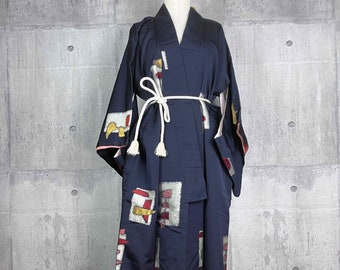 One-of-a-Kind Japanese Vintage Silk Kimono – Timeless Beauty