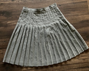 Vintage 90s High Waisted Pleated Skirt