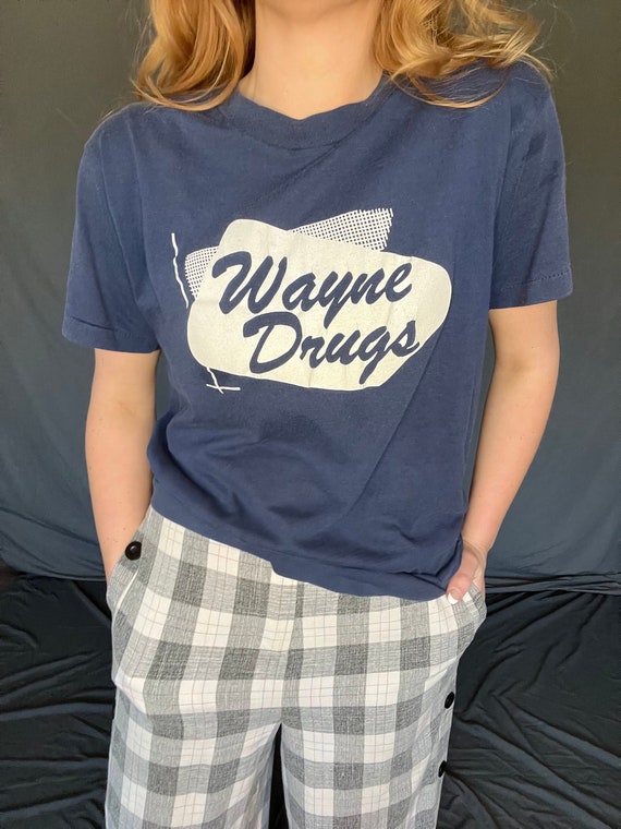Vintage 80s Wayne Drugs Retro Drugstore Tshirt