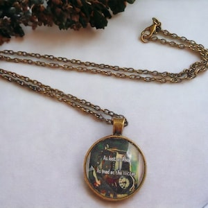 Collana in vetro Alice nel paese delle meraviglie – Gioielli fantasy stravaganti, ciondolo per amanti dei libri, regalo unico per gli appassionati di fiabe e fantasy