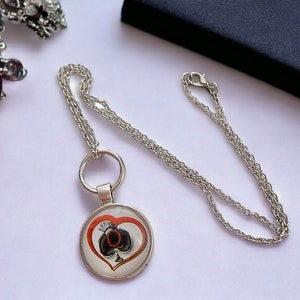 Collana in vetro gotico Ace of Spades – Gioielli gotici scuri, accessori audaci, regalo unico per gli amanti della moda rock gotica, ispirata ai Motorhead