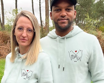 Love sweatshirt / couple sweatshirt / Valentine's Day gift / holding hands sweatshirt / couple gift