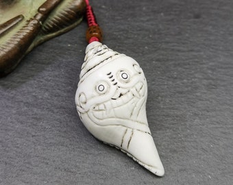 Gandhanra Tibetan Buddhism Amulet,Hand Carved White Conch Shell Shankha with Skull Citipati Symbol,Tibetan Ritual Implement - 2.28" × 1.18"