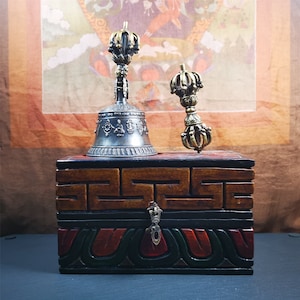 Gandhanra Vintage Vajra and Bell Set,Tibetan Tantric Buddhism (Vajrayana) Ritual Implement,Handmade in Nepal,7.0&quot;