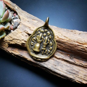 Gandhanra Antique Tibetan Buddhist Protective Amulet Pendant,A Tibetan vajra (club) and tribu (bell),Made of Copper, 50 years old