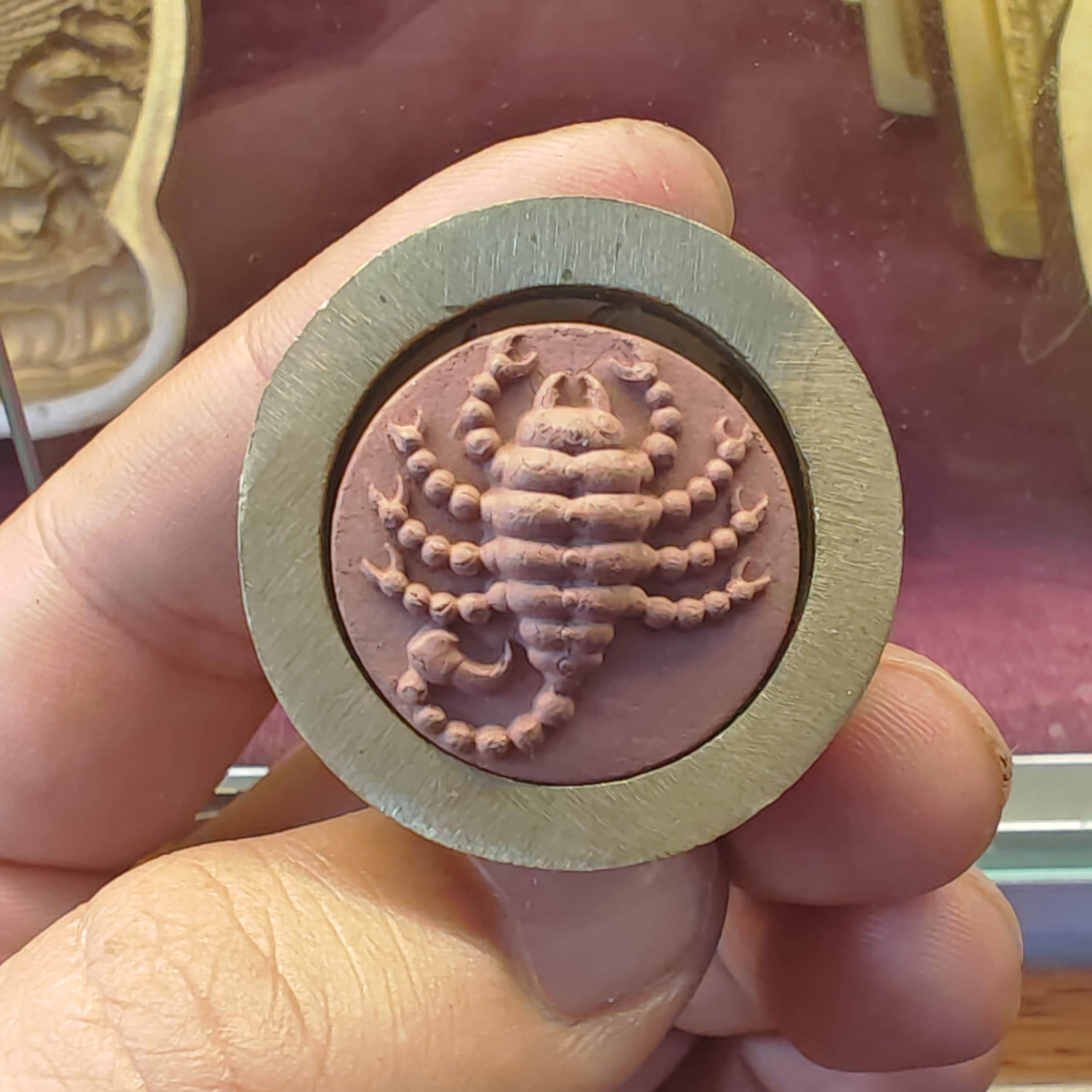 Dug Karma - Vajra Scorpion of Guru Rinpoche Tsa Tsa Mold - 4.5cm