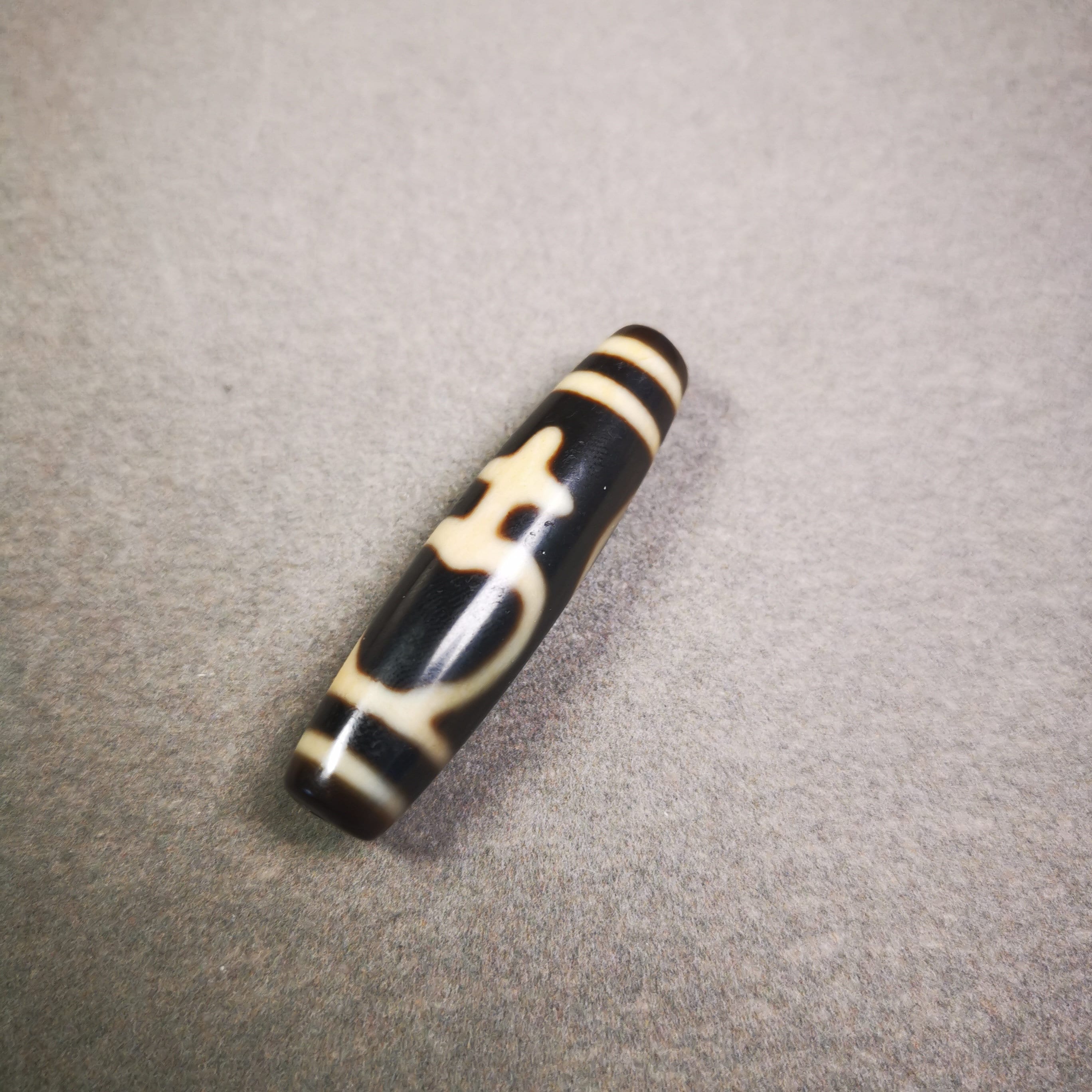 Gandhanra Antique Tibetan Dzi Bead, Ritual Vase Dzi Bead( 1.93