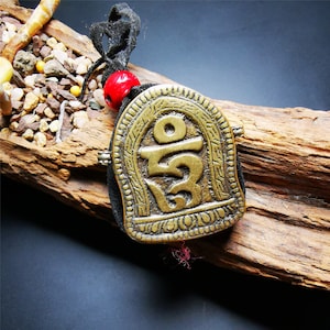 Gandhanra antigo santuário Gau Ghau feito à mão, letra tibetana hum, mini pingente amuleto de altar budista tibetano, 80 anos de idade