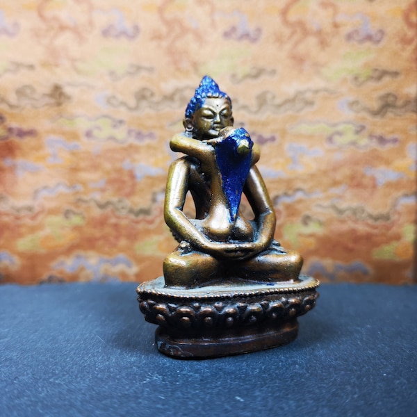 Gandhanra Samantabhadra fait à la main dans la statue de Yab Yum, Anuttarayoga Tantra, pour la pratique tantrique et l'acro yoga, fabriqué à la main au Népal