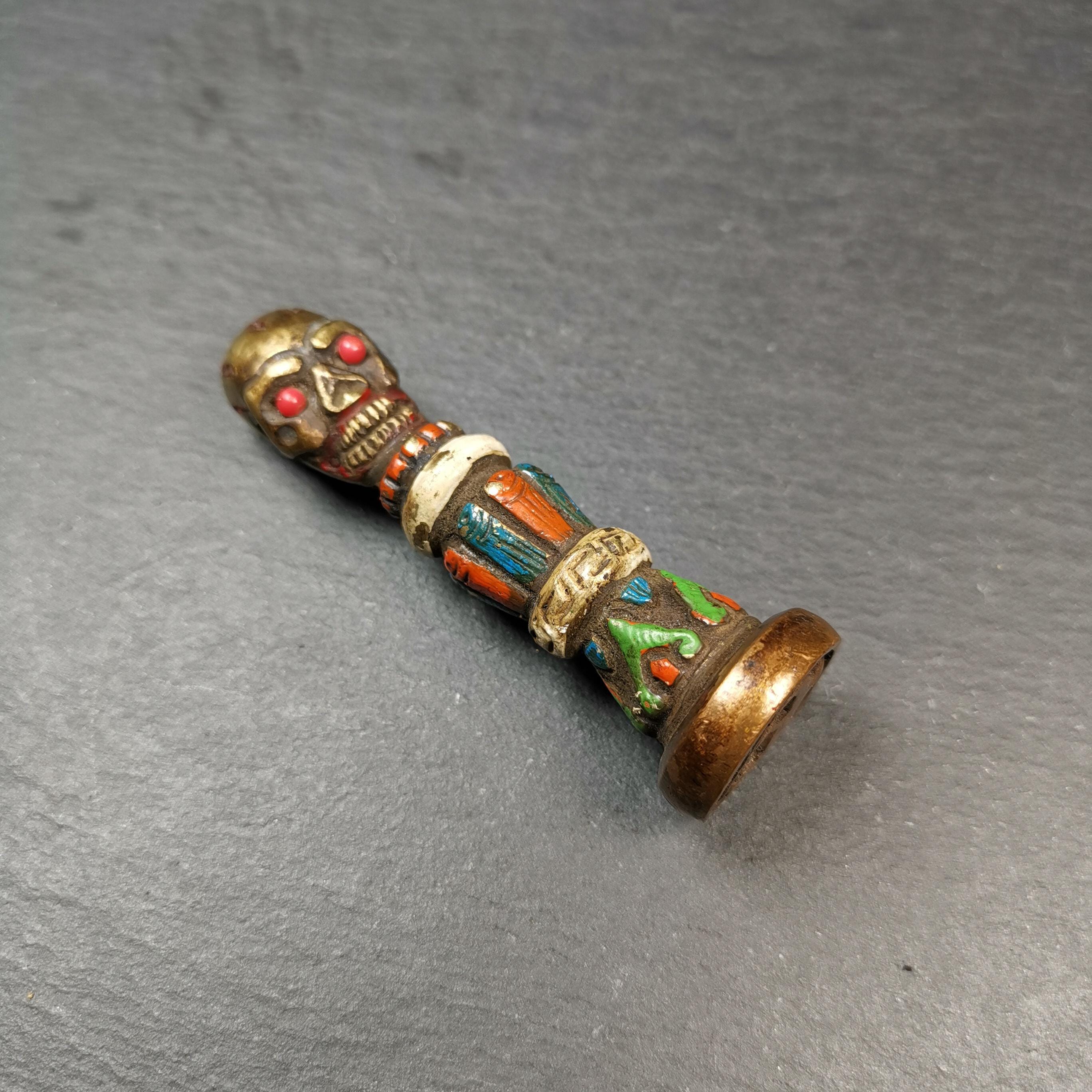 オールドチベッ仏教トクチャ 銅製印章 法螺貝文 お守り 緒締玉 提げ物 装飾品 オールドチベット仏教 トクチャ 銅製印章 法螺貝文 お守り 緒締