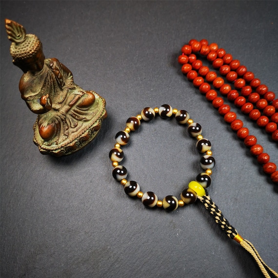 demdodeeチャーム　インディアン Gandhanra Tibetan One Eyed Mountain Peak Dzi Bead,tibetan