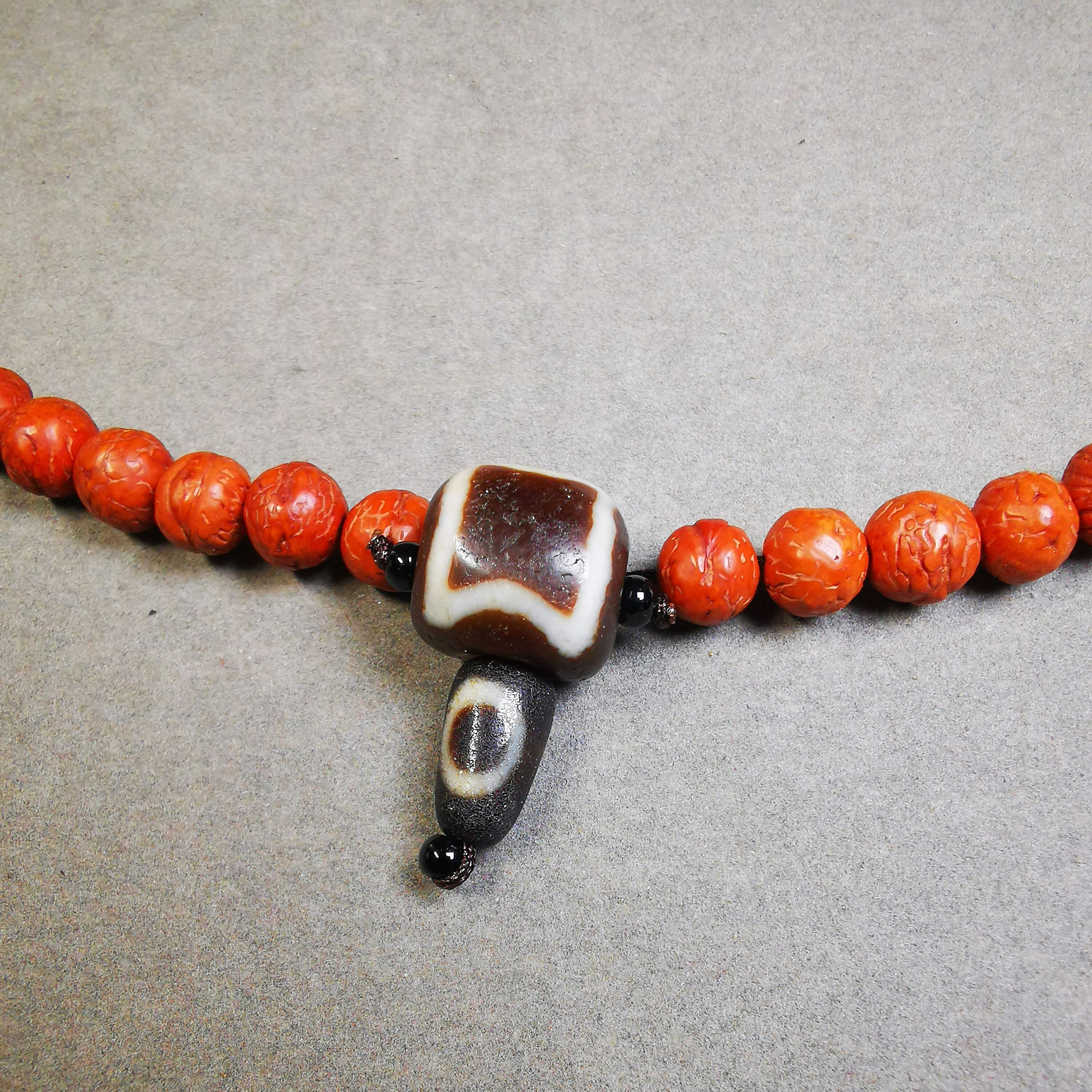 ビーズ Gandhanra オールド スカイ アース Dzi Guru ビーズ、T ドリル 3 穴