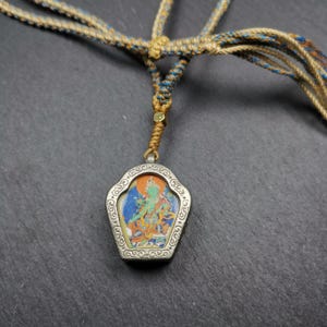 Gandhanra handgemaakte Tibetaans boeddhistische Gau Box-amulet, groene Tara Ghau-schrijn, mini-altaarhanger