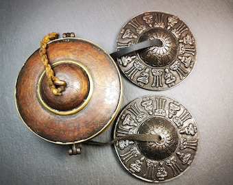 Gandhanra 9.5cm Tibetan Cymbals, Tingsha Bell,Buddhism Ritual Implement,Handmade in Nepal,Special Buddha Pattern