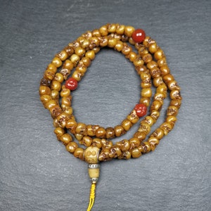 Gandhanra Old Tibetan Yak Bone Kapala Mala,108 Citipati Skull Shape Prayer Beads for Meditation and Prayer,16 Inches Length