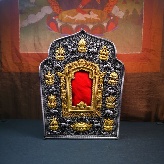 最強の金運！Ghau prayer box 彩繪 手描きザキラムペンダント八吉祥 Tibetan Artisan Gau Box - Large Ghau Shrine, Tibetan Buddhist