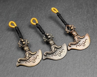 Délicate petite amulette Kartika (couteau des dakinis), pendentif à breloques protectrices bouddhisme tibétain antique de Gandhanra, 31 × 27 mm