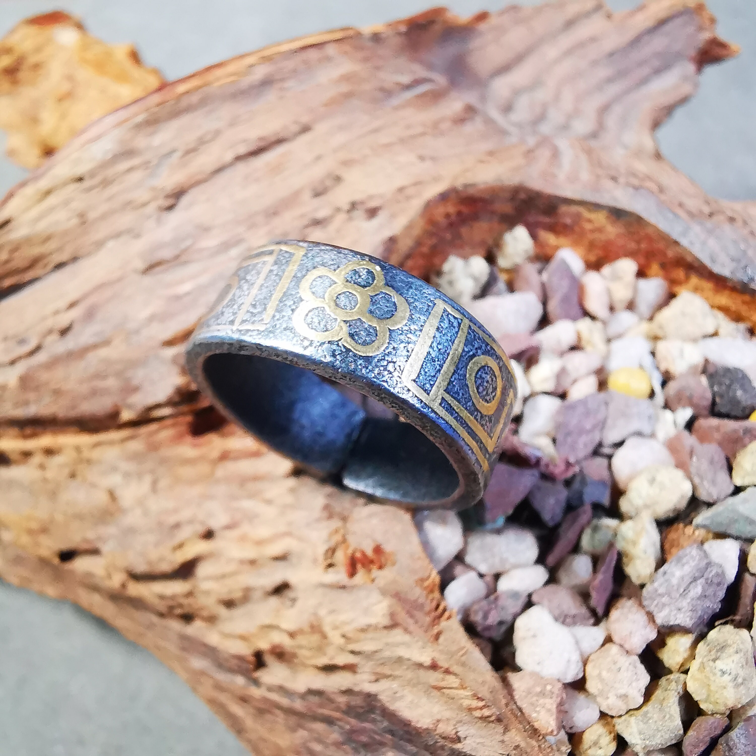 Bague tibetaine artisanale unique Gandhanra bague totem Dzi bijoux de protection en fer froid cuivre incruste Etsy France