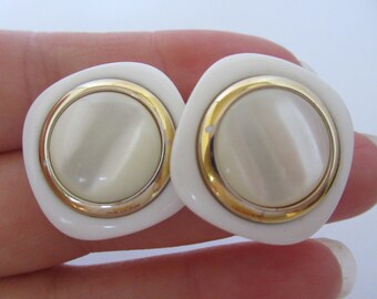 Vintage White Gold Square Geometric Plastic Stud Earrings, 1980&#39;s Statement Pierced Earrings, Vintage Costume Jewelry