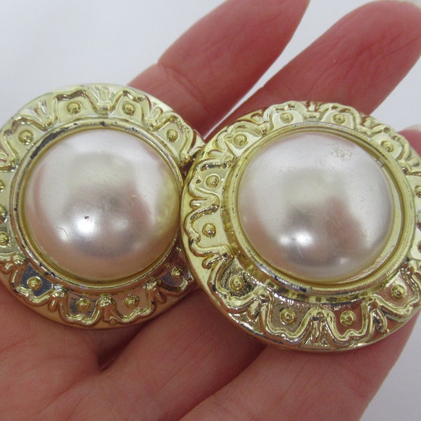 Vintage Large White Pearl and Gold Textured Statement Button Clip On Earrings, Bold Runway Earrings, Fashion Costume Accessory Jewelry