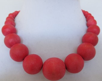 Vintage Natural Fuchsia Pink Wood Beaded Wooden Necklace, Statement, Bold, Runway, Collar, Handmade Layering Piece, Fashion Costume Jewelry