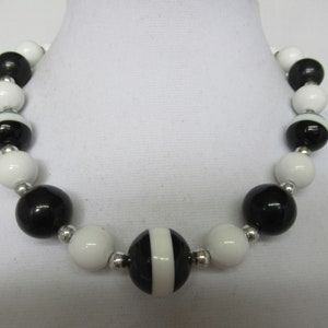 Vintage Black and White Acrylic Beaded Short Necklace, Statement, Bold, Runway, Collar, Handmade Layering Piece, Fashion Costume Jewelry