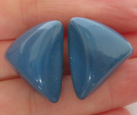 Vintage 1980's Blue Triangular Acrylic Clip On Ea… - image 1