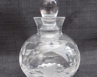 Frasco de perfume vintage de cristal com tampa