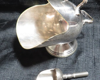 Vintage versilberte Scuttle-Zuckerdose mit Schaufel