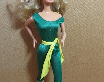 Poupée Barbie vintage Mattel pêches et crème en superbe tenue Barbie