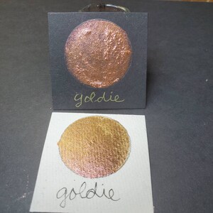 Peinture à l’aquarelle dorée, métallique, chatoyante et faite à la main pour la peinture, les techniques mixtes et le scrapbooking sur papier, et l’estampage.