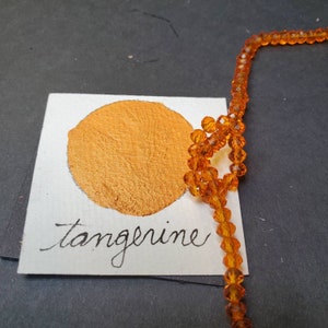 Tangerine, Métallisé, chatoyant, peinture à l’aquarelle faite à la main pour la peinture, les techniques mixtes et le scrapbooking sur papier, et l’estampage.