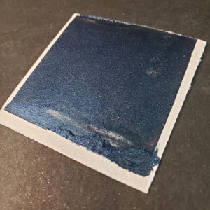 avvento 2024 n. 14, un blu intenso, vernice ad acquerello metallizzata e scintillante, realizzata a mano, per pittura, tecniche miste, scrapbooking su carta e timbratura.