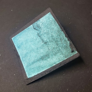Sirena fantasma, pittura ad acquerello metallica, scintillante, fatta a mano per pittura, tecnica mista e scrapbooking su carta e stampaggio.
