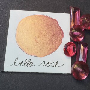 Bella Rose, pittura ad acquerello metallica, scintillante, fatta a mano per pittura, tecnica mista, scrapbooking su carta e stampaggio.