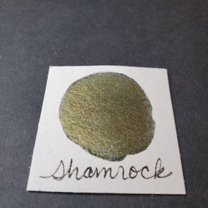 Shamrock Metallic, luccicante, pittura ad acquerello fatta a mano per la pittura, tecnica mista e scrapbooking di carta e stampaggio.