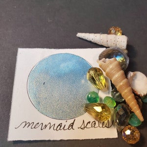 Scaglie di sirena, pittura ad acquerello metallica, scintillante, fatta a mano per pittura, tecnica mista e scrapbooking su carta e stampaggio.
