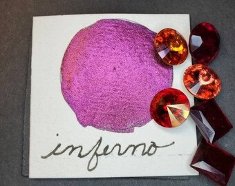 Inferno, pittura ad acquerello metallica, cangiante, scintillante, realizzata a mano per pittura, calligrafia, creazione di carta e tecniche miste.