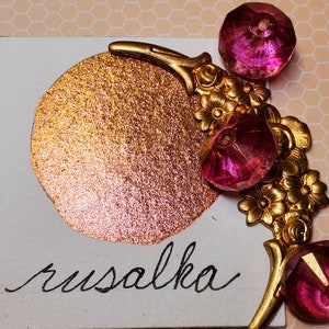 Rusalka, pittura ad acquerello metallizzata e scintillante, realizzata a mano, per pittura, tecniche miste, scrapbooking su carta e timbratura.
