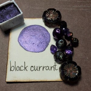 Ribes nero metallizzato, luccicante, pittura ad acquerello fatta a mano per pittura, tecnica mista, scrapbooking su carta e stampaggio.